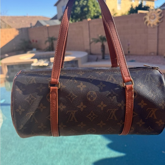 Authentic Louis Vuitton Papillon 30 - Picture 4 of 14